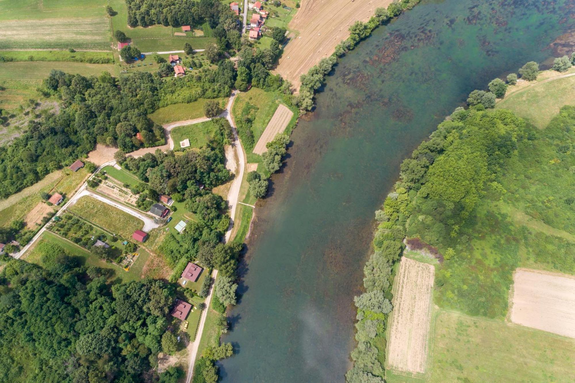 Zagreb, Kuca Za Odmor Swan River Holiday House Lasinja Luaran gambar
