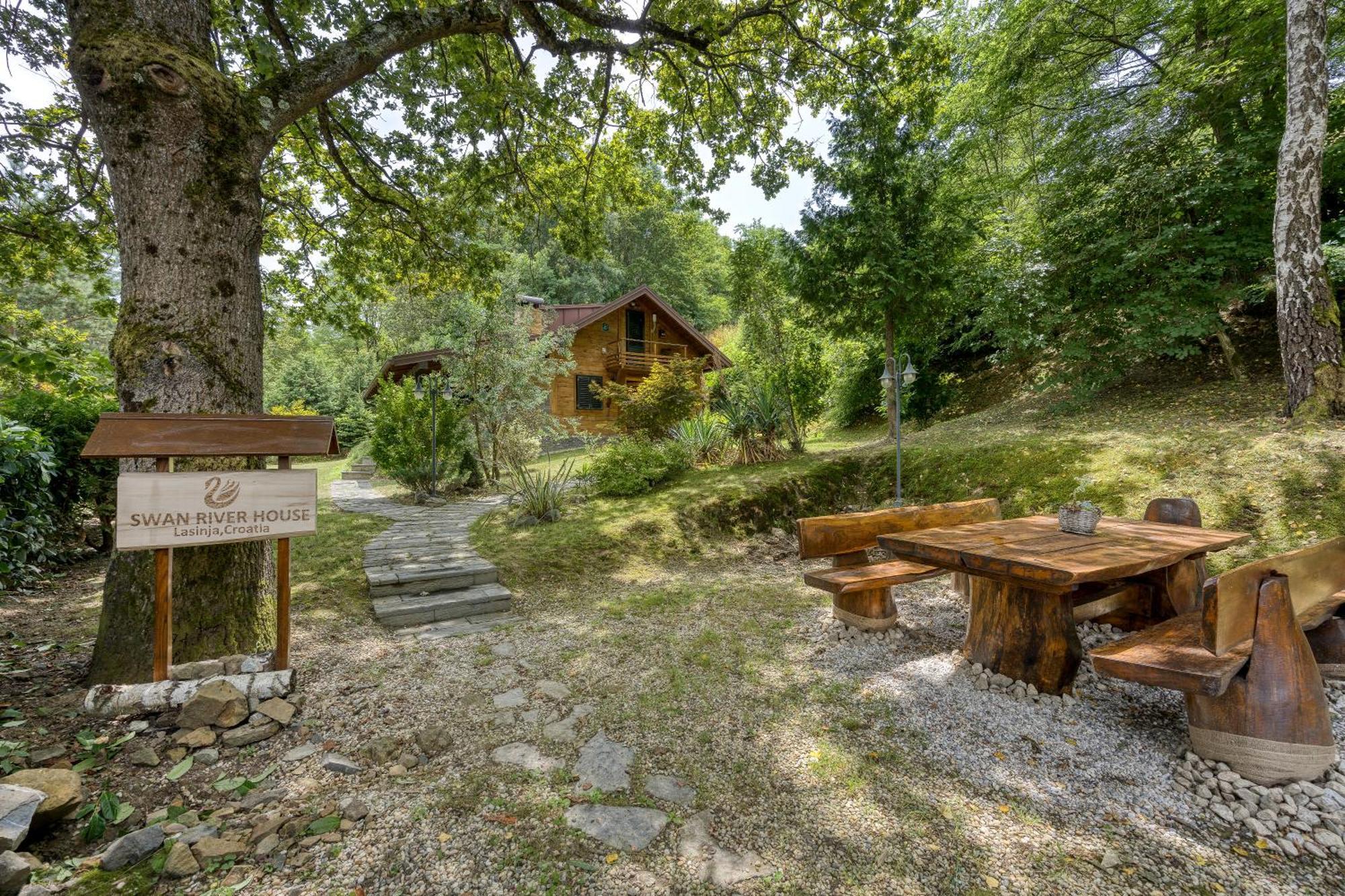 Zagreb, Kuca Za Odmor Swan River Holiday House Lasinja Luaran gambar