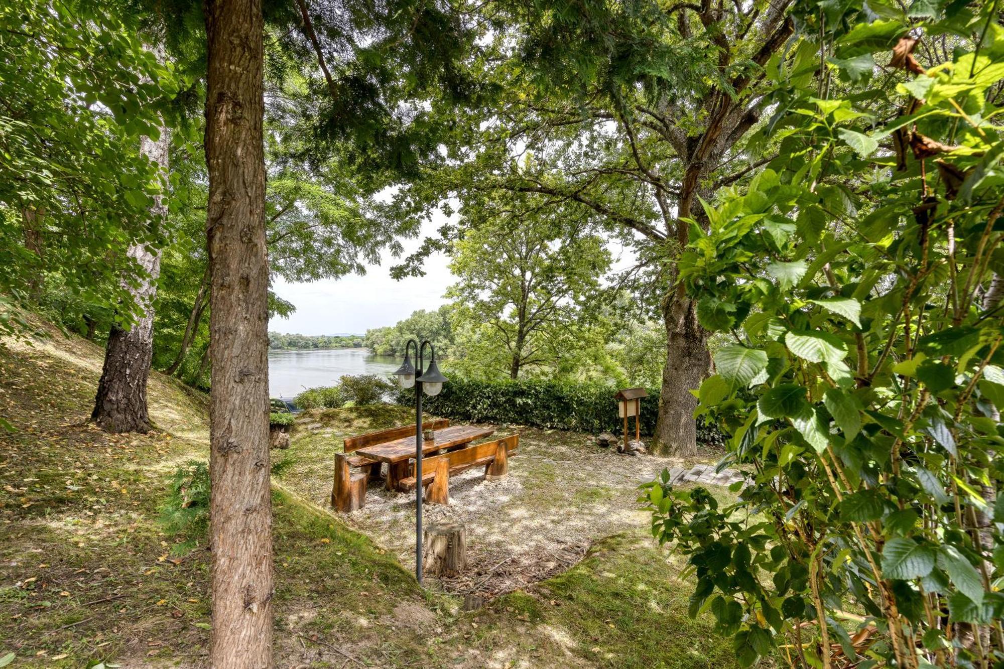 Zagreb, Kuca Za Odmor Swan River Holiday House Lasinja Luaran gambar